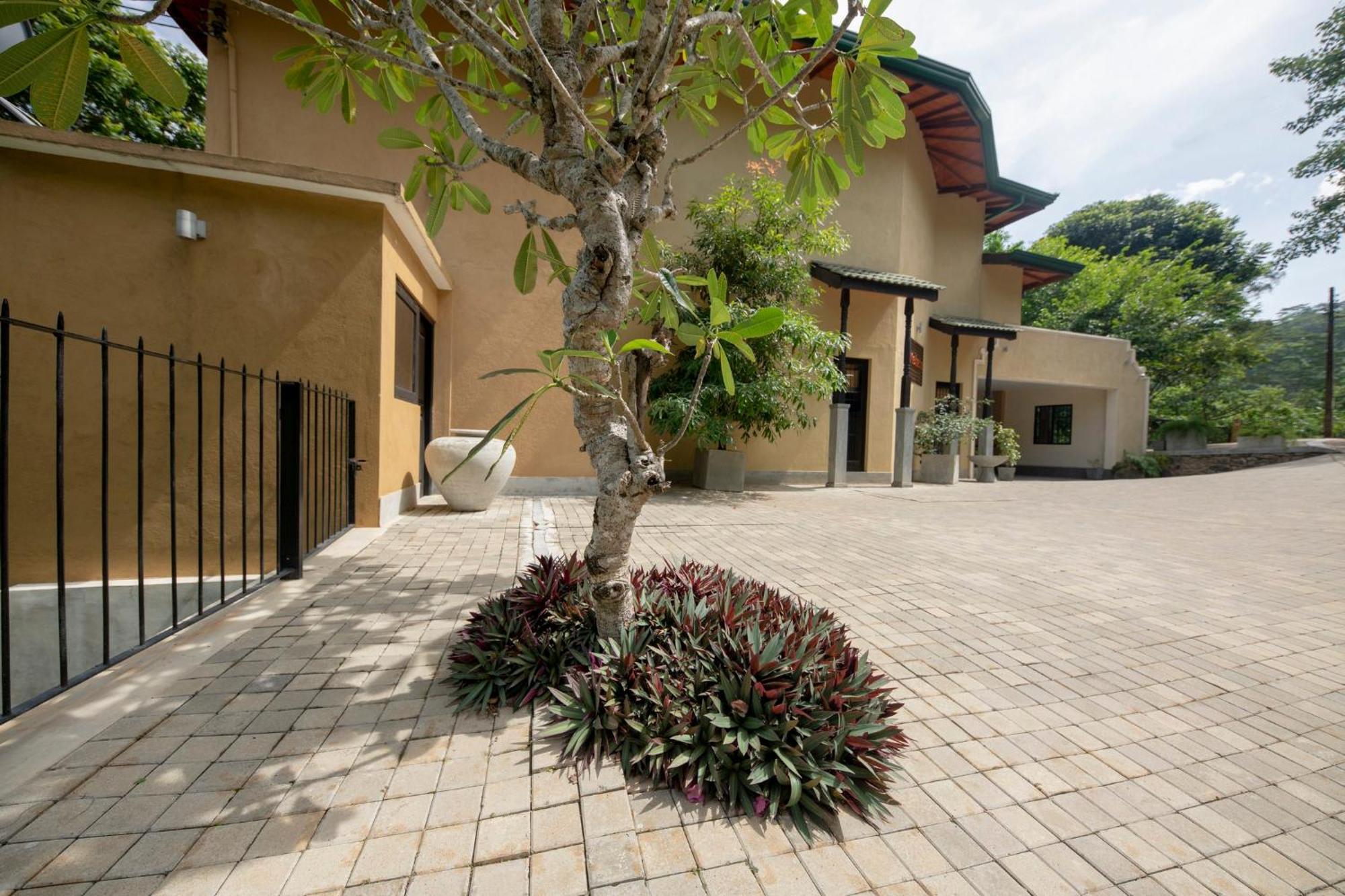 Melheim Kandy Villas Exterior foto